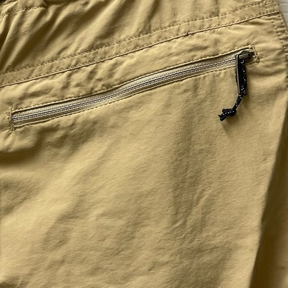 Patagonia Men's Large‎ 11" Inseam Khaki Colored Nylon Blend Blended Shorts - Picture 7 of 14